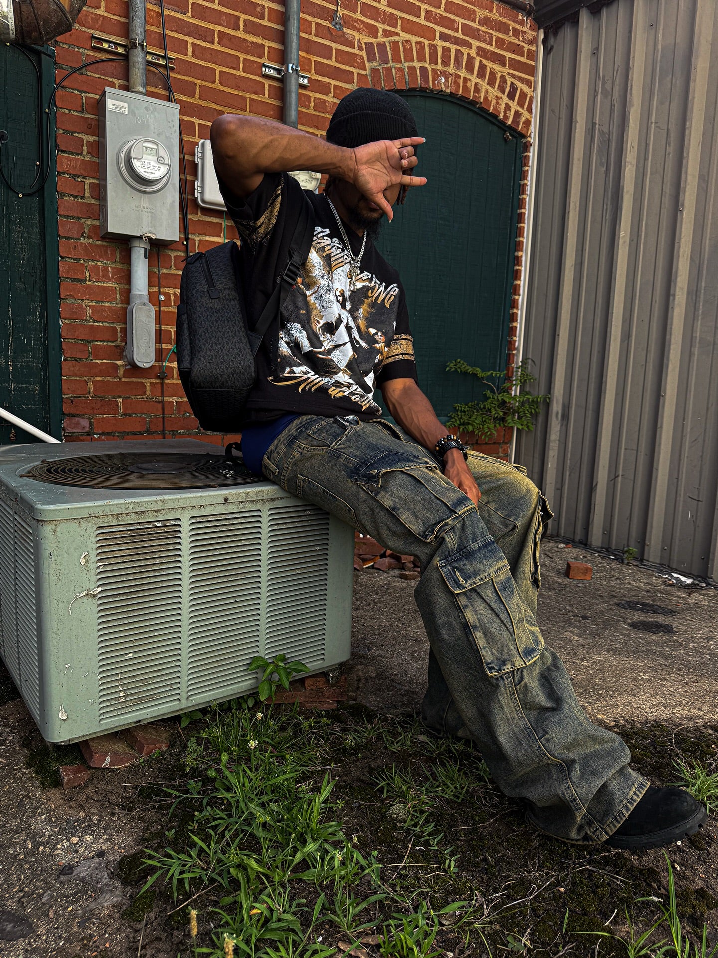 Distressed Multiple Pockets Jeans